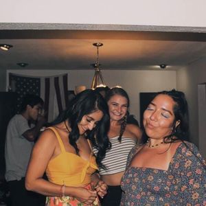 Meet your Posher, Abigail